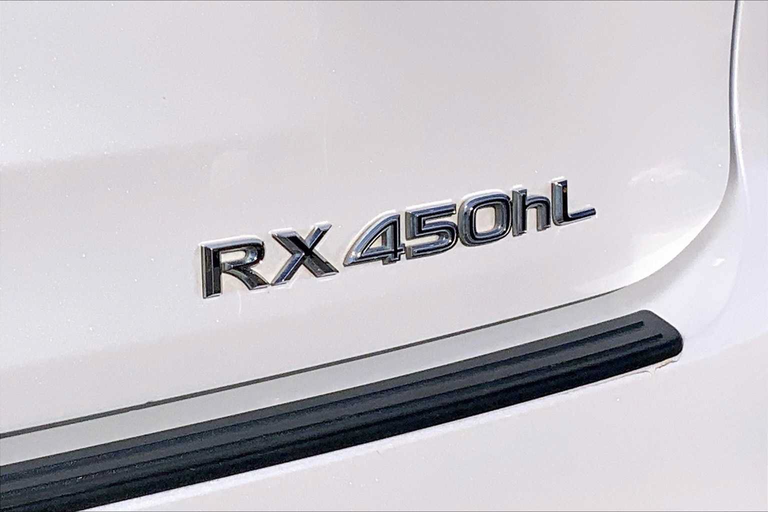 Used 2020 Lexus RX 450hL AWD w/ Premium Package image 30
