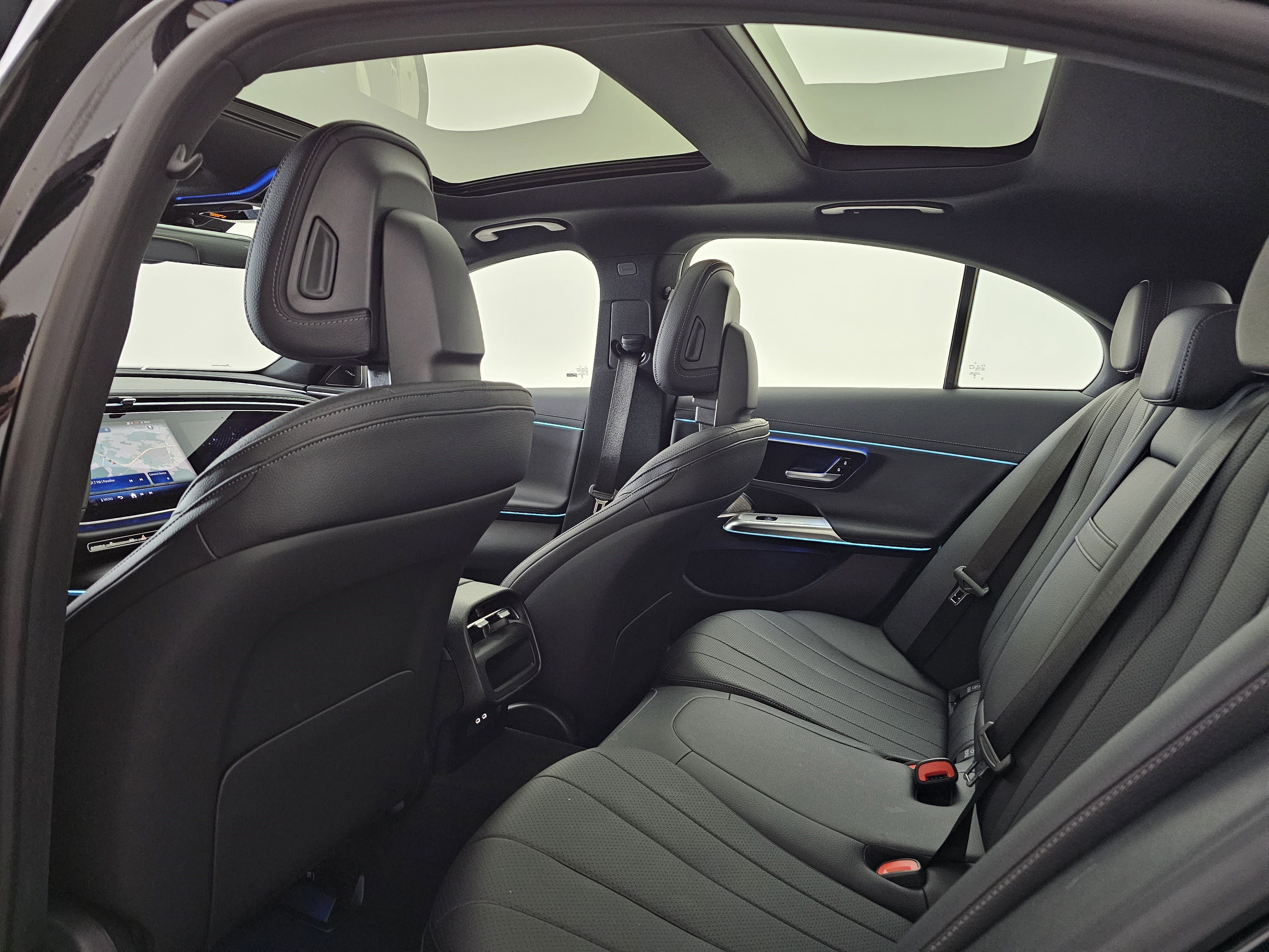 Used 2024 Mercedes-Benz E 350 4MATIC Sedan image 18