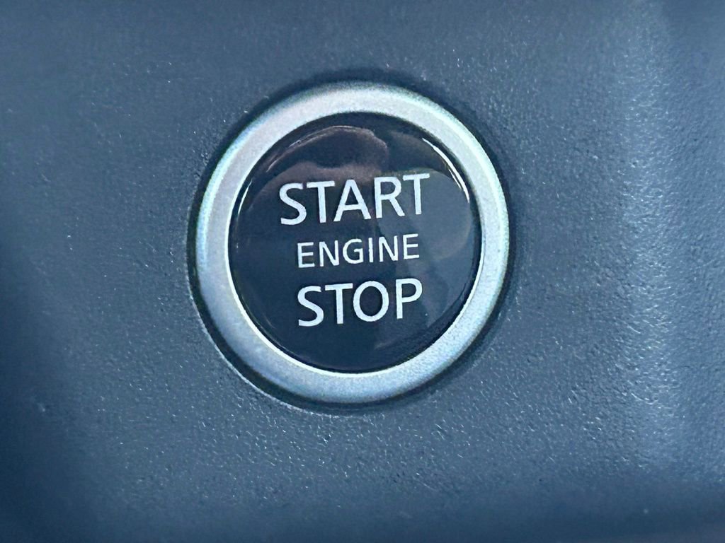 Used 2023 Nissan Rogue SV image 51