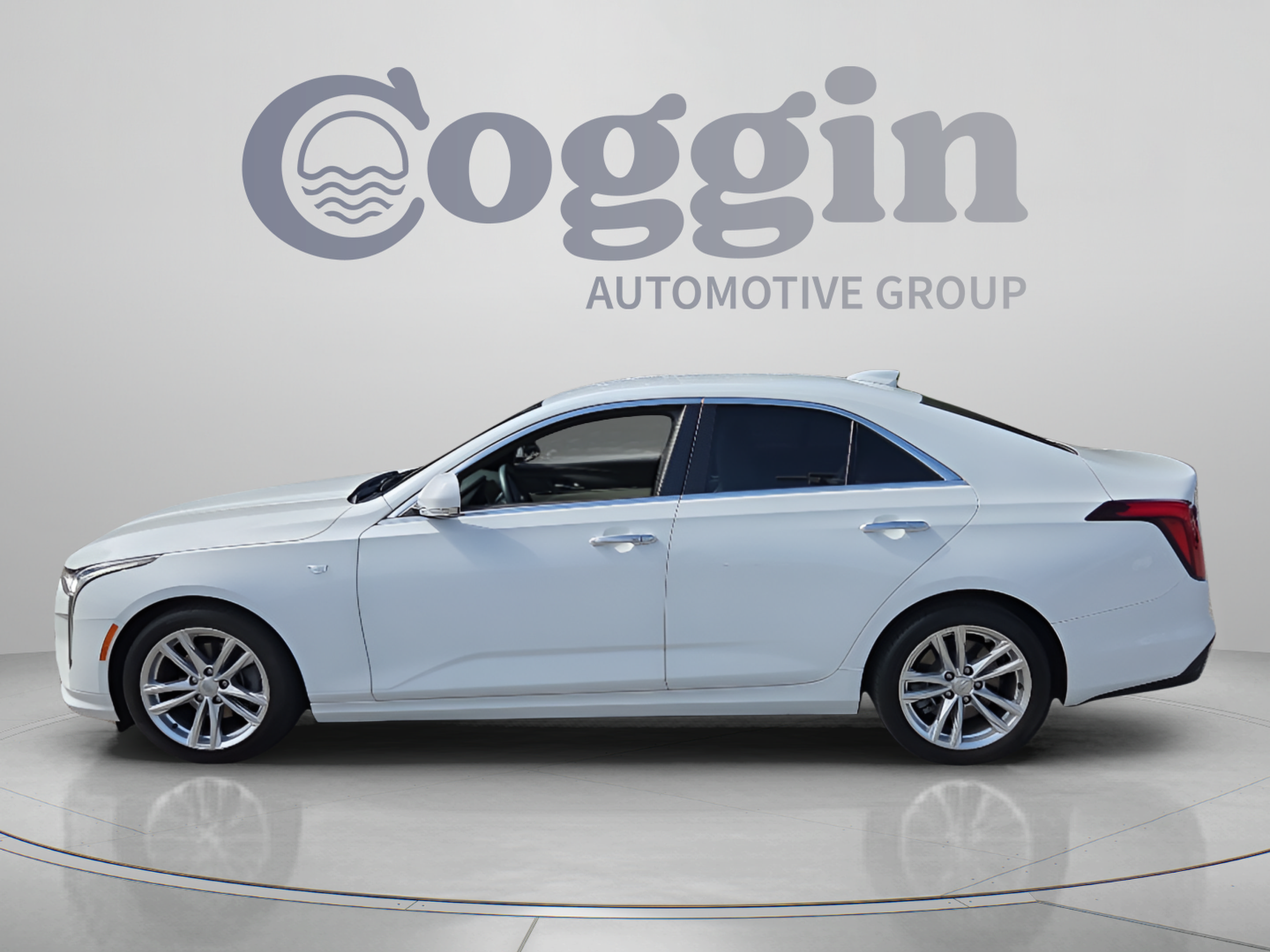 Certified 2025 Cadillac CT4 Luxury RWD image 2