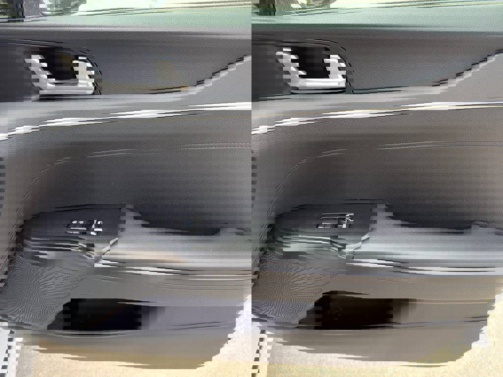 Used 2023 Kia K5 LXS image 27