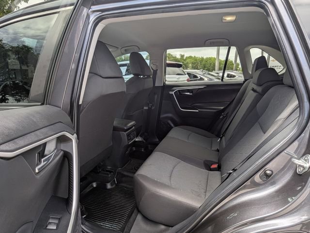 Used 2022 Toyota RAV4 XLE image 21