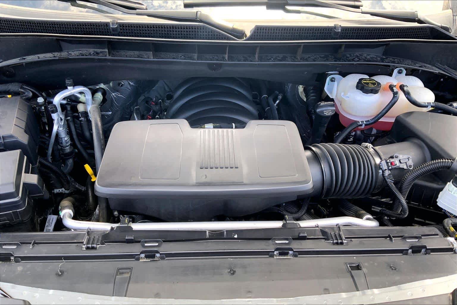 Used 2025 GMC Yukon XL Denali AWD/4WD image 31