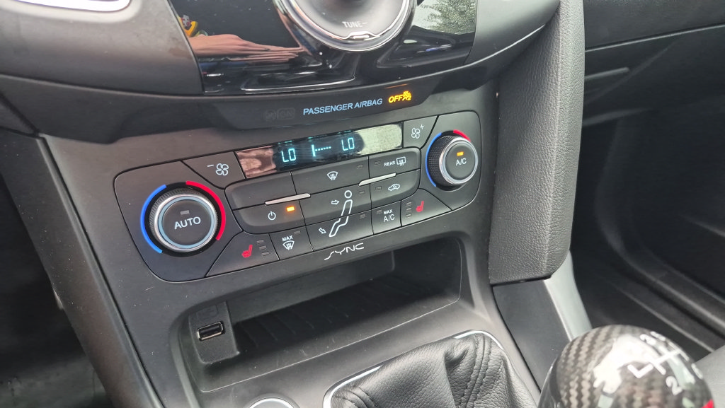Used 2016 Ford Focus ST w/ Equipment Group 402A FWD image 17