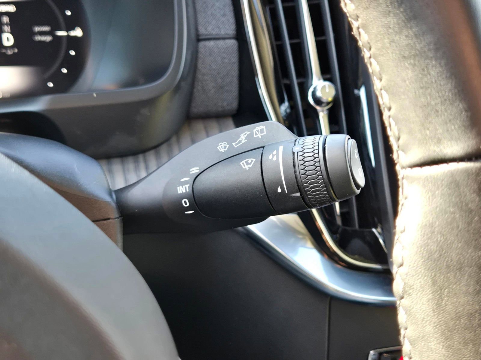 Certified 2025 Volvo XC90 T8 Ultra w/ Protection Package Premier image 19