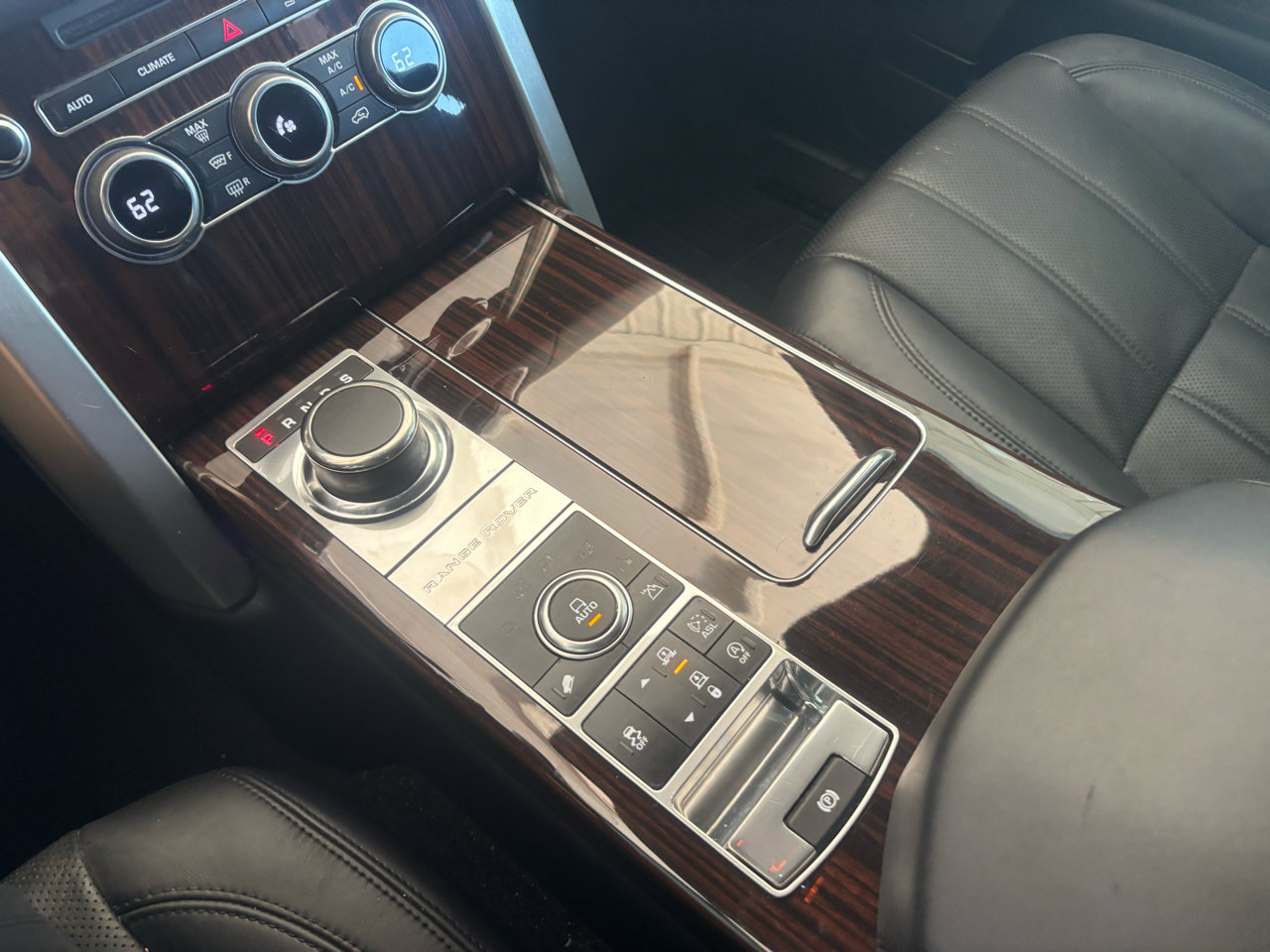 Used 2014 Land Rover Range Rover Supercharged image 14