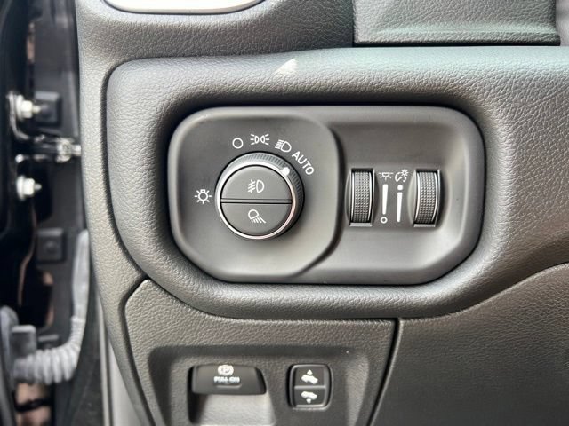 Used 2025 RAM 1500 Big Horn AWD/4WD image 10