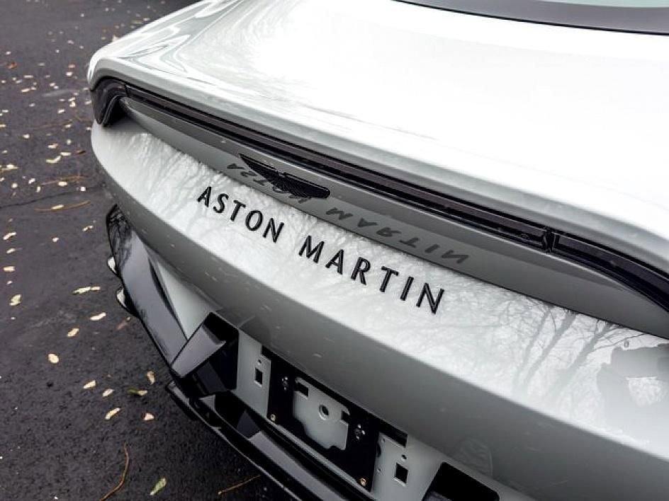 New 2025 Aston Martin V8 Vantage Coupe image 10