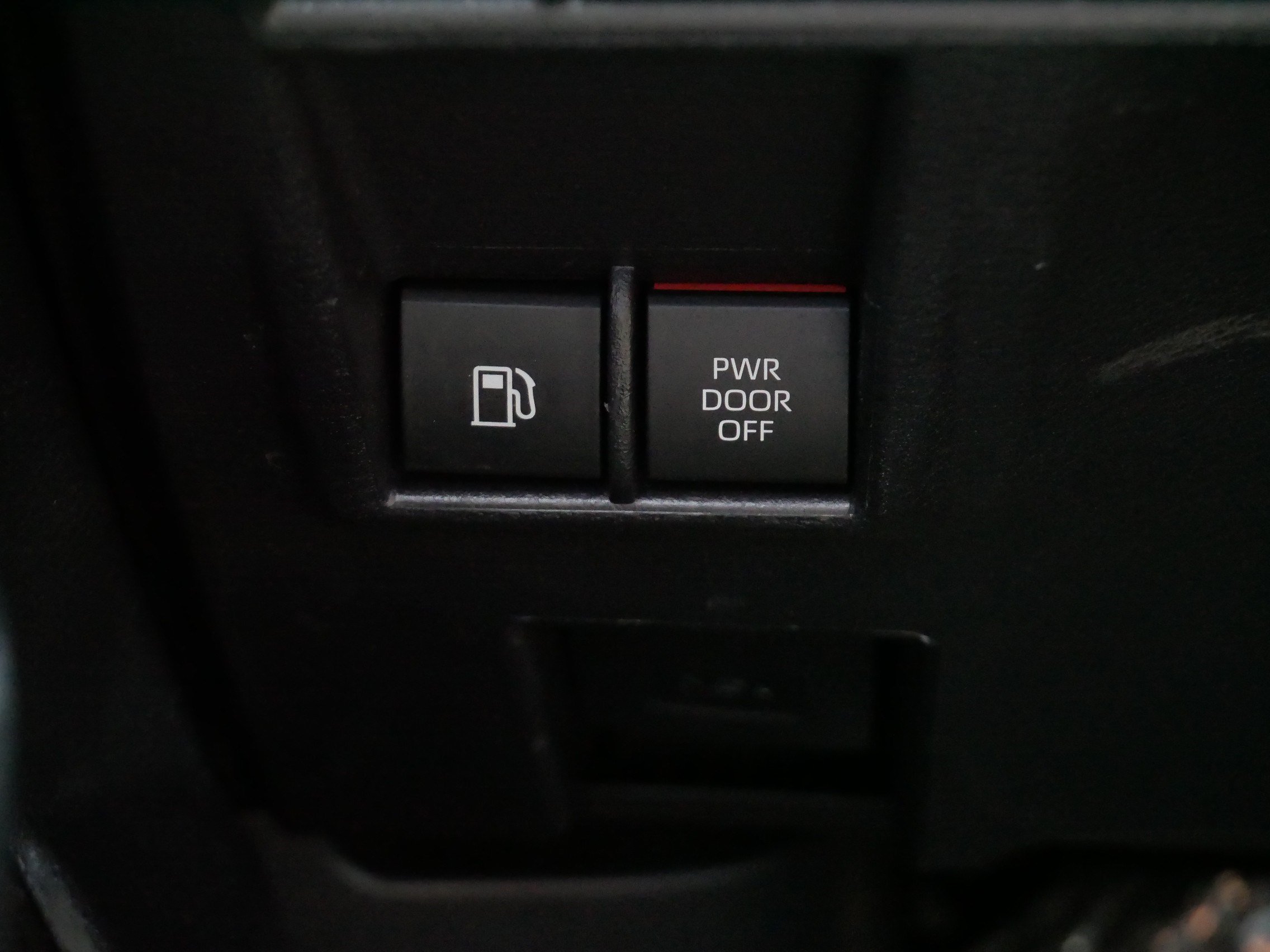 Certified 2026 Toyota Sienna LE FWD image 29
