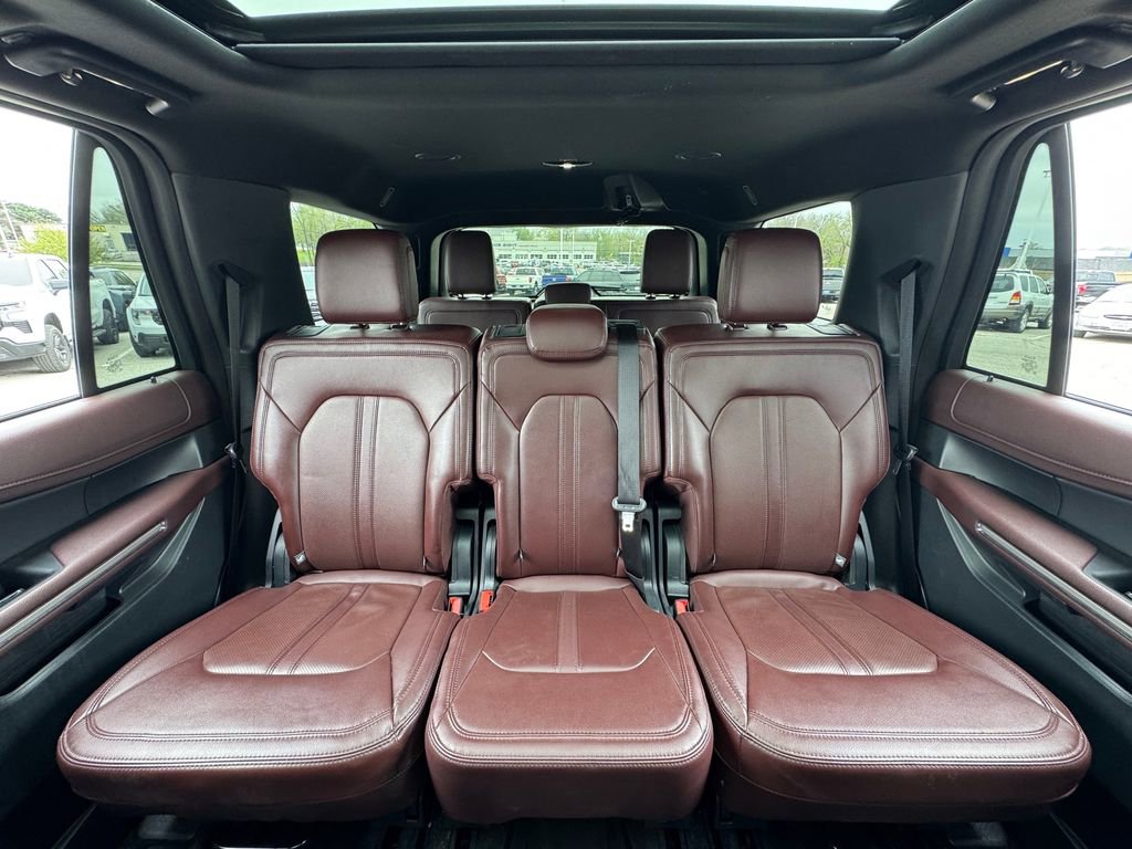 Used 2024 Ford Expedition Limited image 29