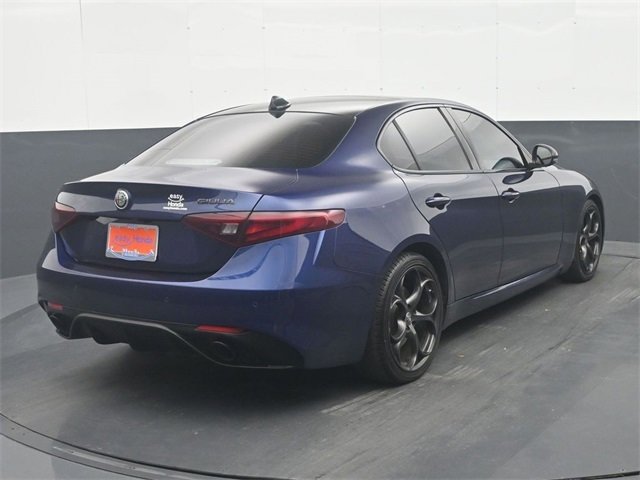 Used 2019 Alfa Romeo Giulia Base image 7