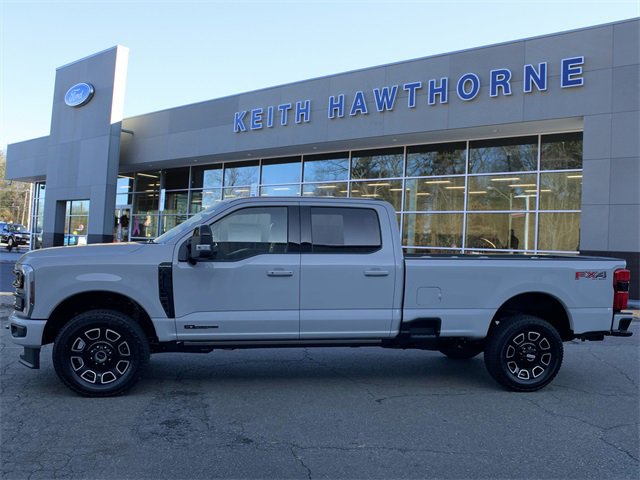 New 2025 Ford F350 Platinum w/ FX4 Off-Road Package image 4
