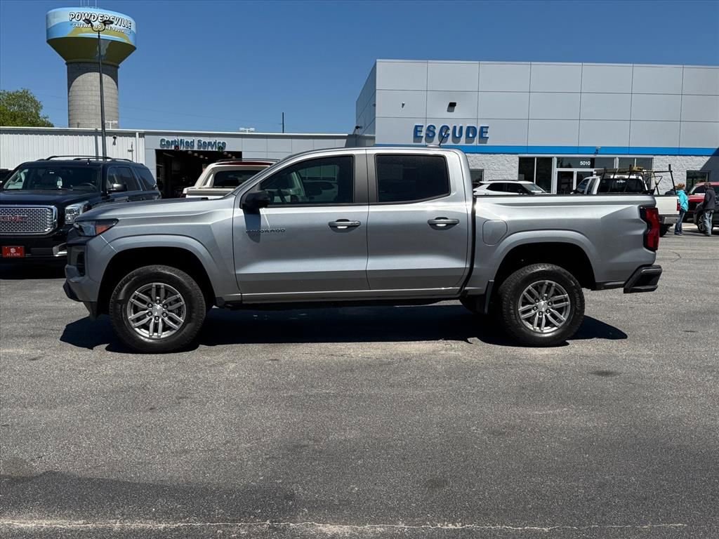 Used 2024 Chevrolet Colorado LT RWD image 6