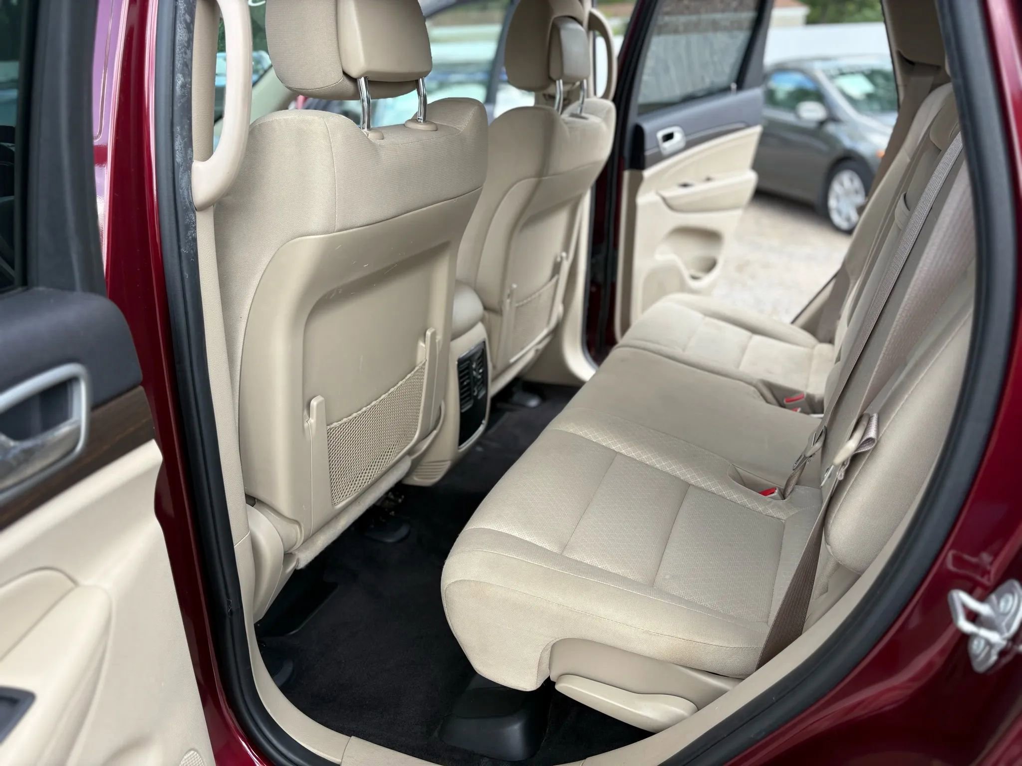 Used 2018 Jeep Grand Cherokee Laredo RWD image 13