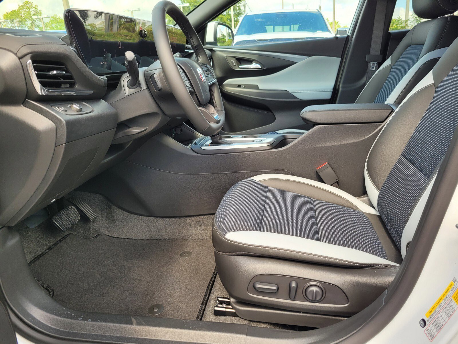 New 2025 Buick Envista Preferred w/ Convenience I Package image 3