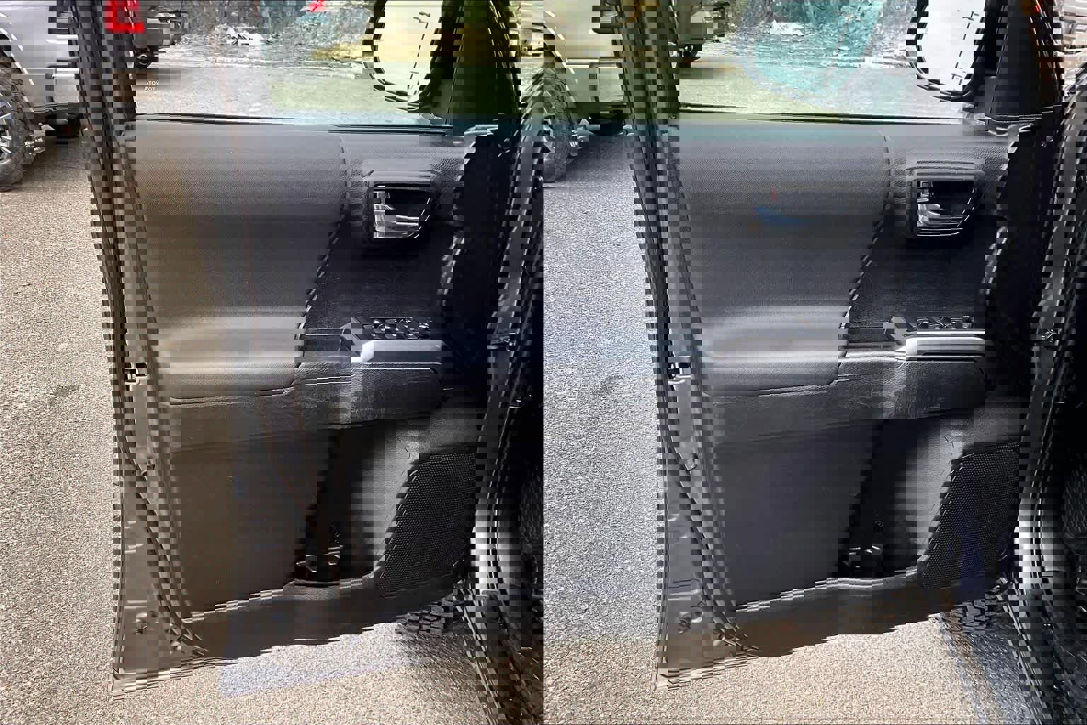 Used 2021 Toyota Tacoma TRD Sport w/ Technology Package image 20