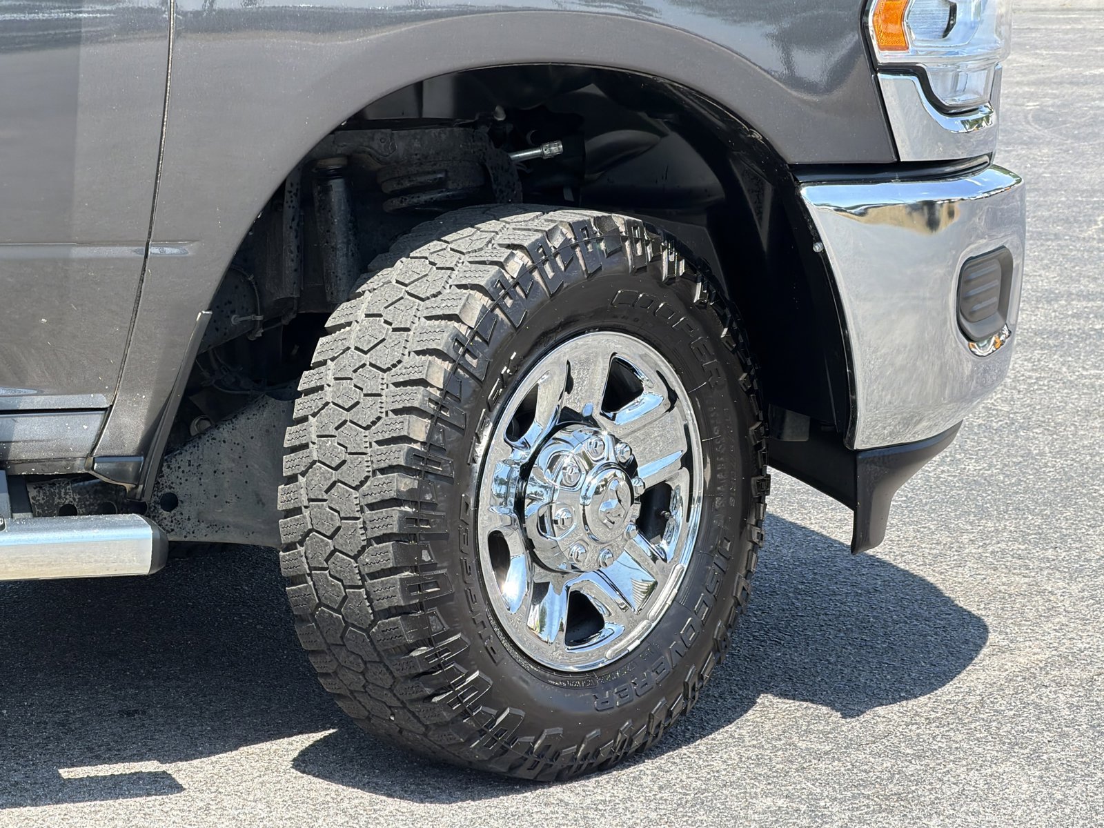 Used 2024 RAM 2500 Tradesman w/ Chrome Appearance Group AWD/4WD image 5