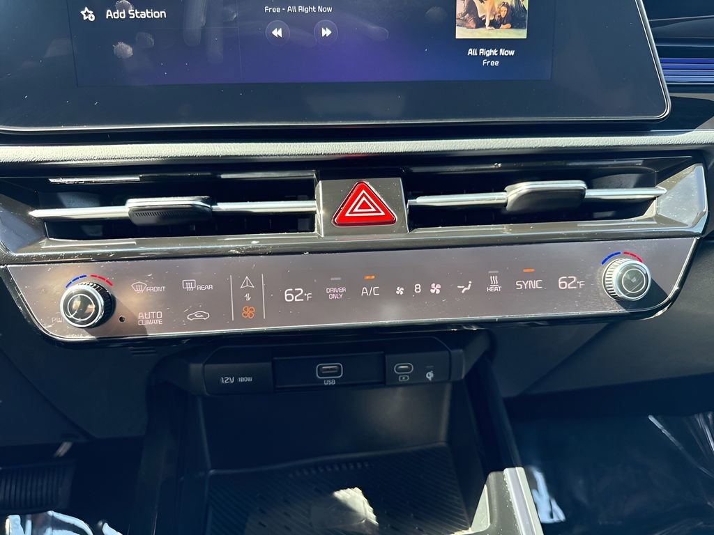 Used 2024 Kia Niro Wind image 18