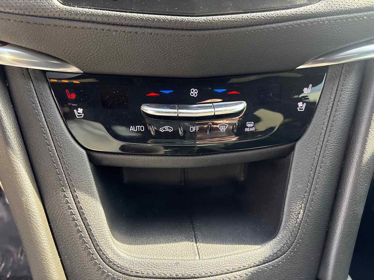 Used 2020 Cadillac XT5 Premium Luxury image 28