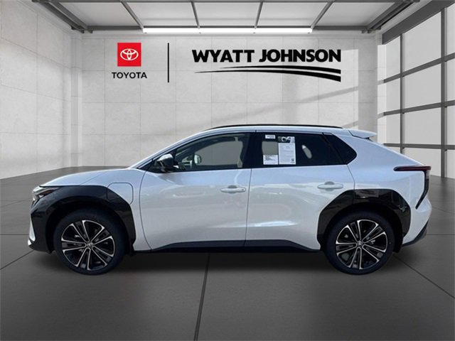 Used 2025 Toyota bZ4X AWD image 2