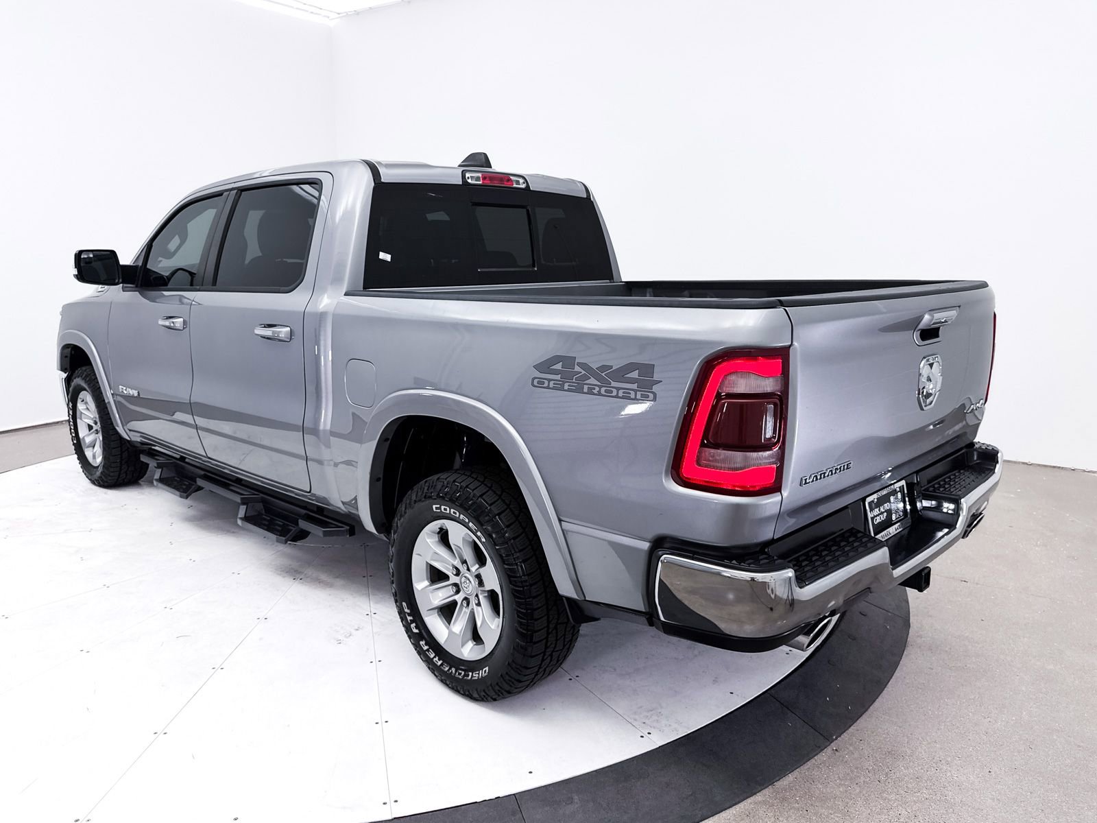 Used 2021 RAM 1500 Laramie w/ Off Road Group AWD/4WD image 14