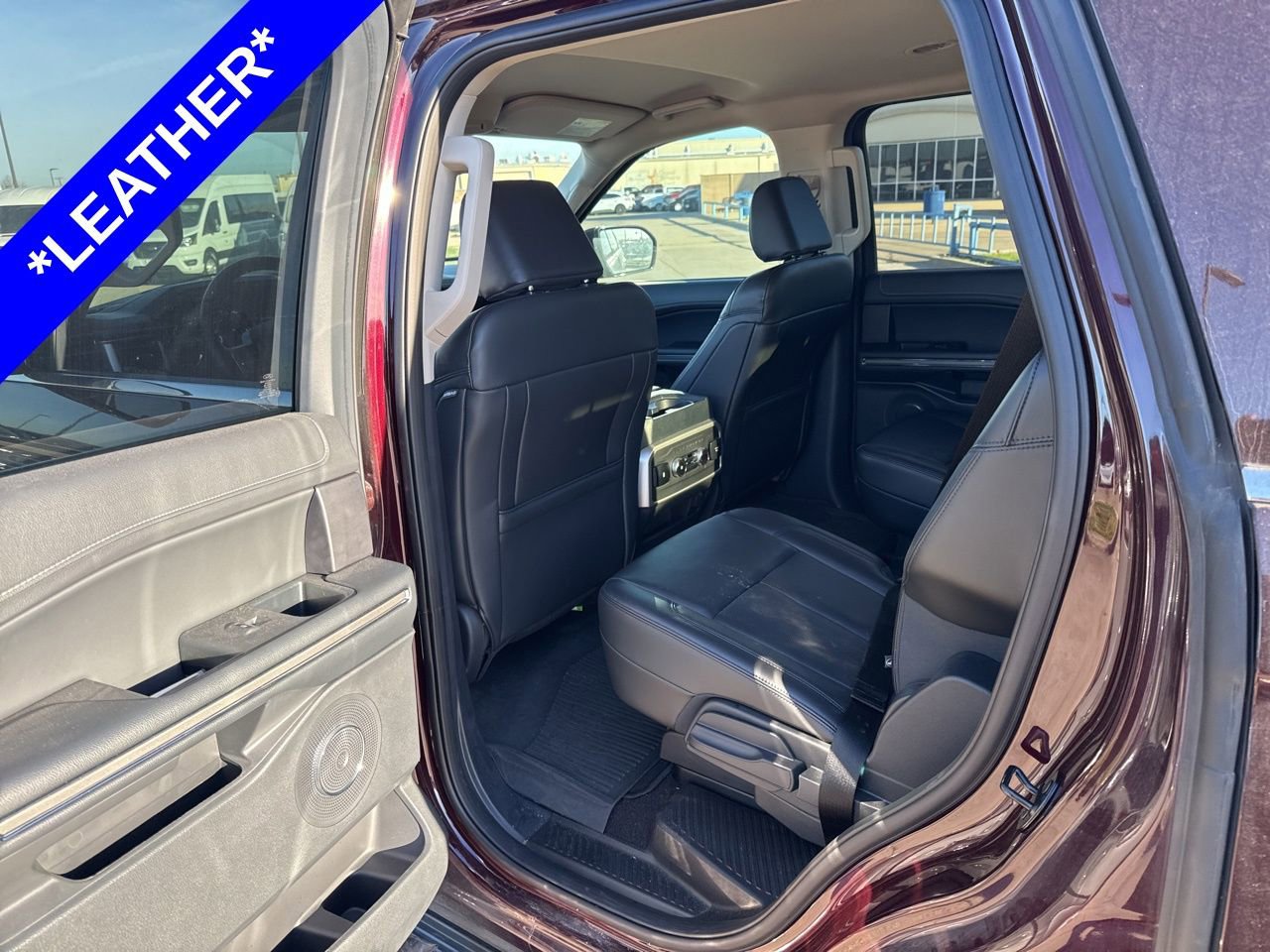 Used 2023 Ford Expedition XLT image 6