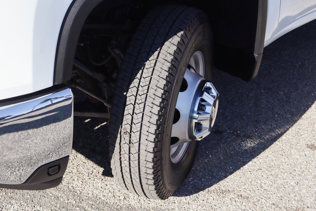 Used 2025 Chevrolet Silverado 3500 LT w/ Convenience Package image 50