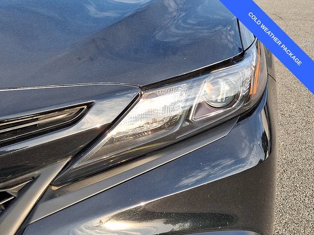 Used 2024 Toyota Camry SE w/ Cold Weather Package FWD image 9