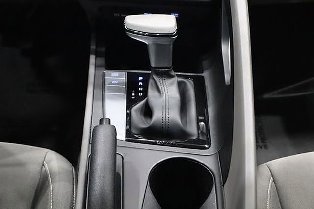 Used 2023 Hyundai Elantra SEL w/ Preferred Accessory Package image 35