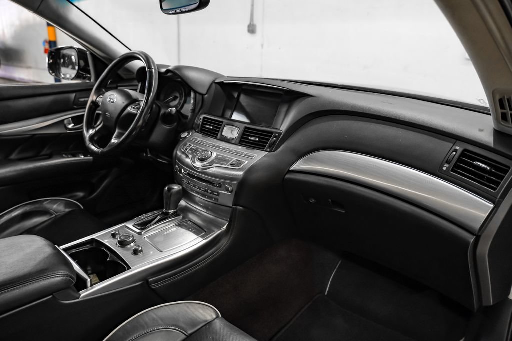 Used 2019 INFINITI Q70 L 3.7 RWD image 12