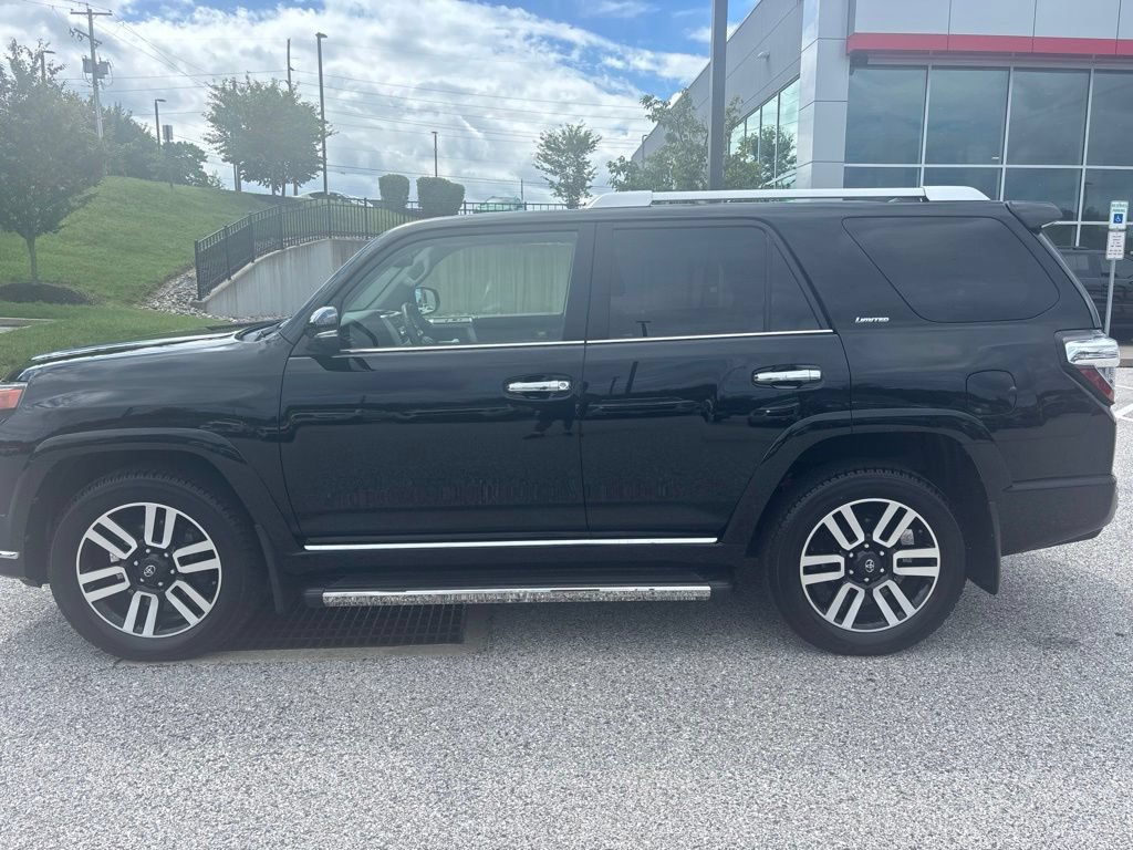 Used 2017 Toyota 4Runner Limited AWD/4WD image 12