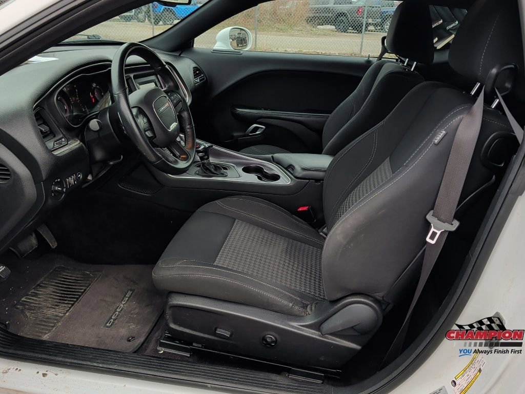 Used 2016 Dodge Challenger SXT w/ Blacktop Package image 15