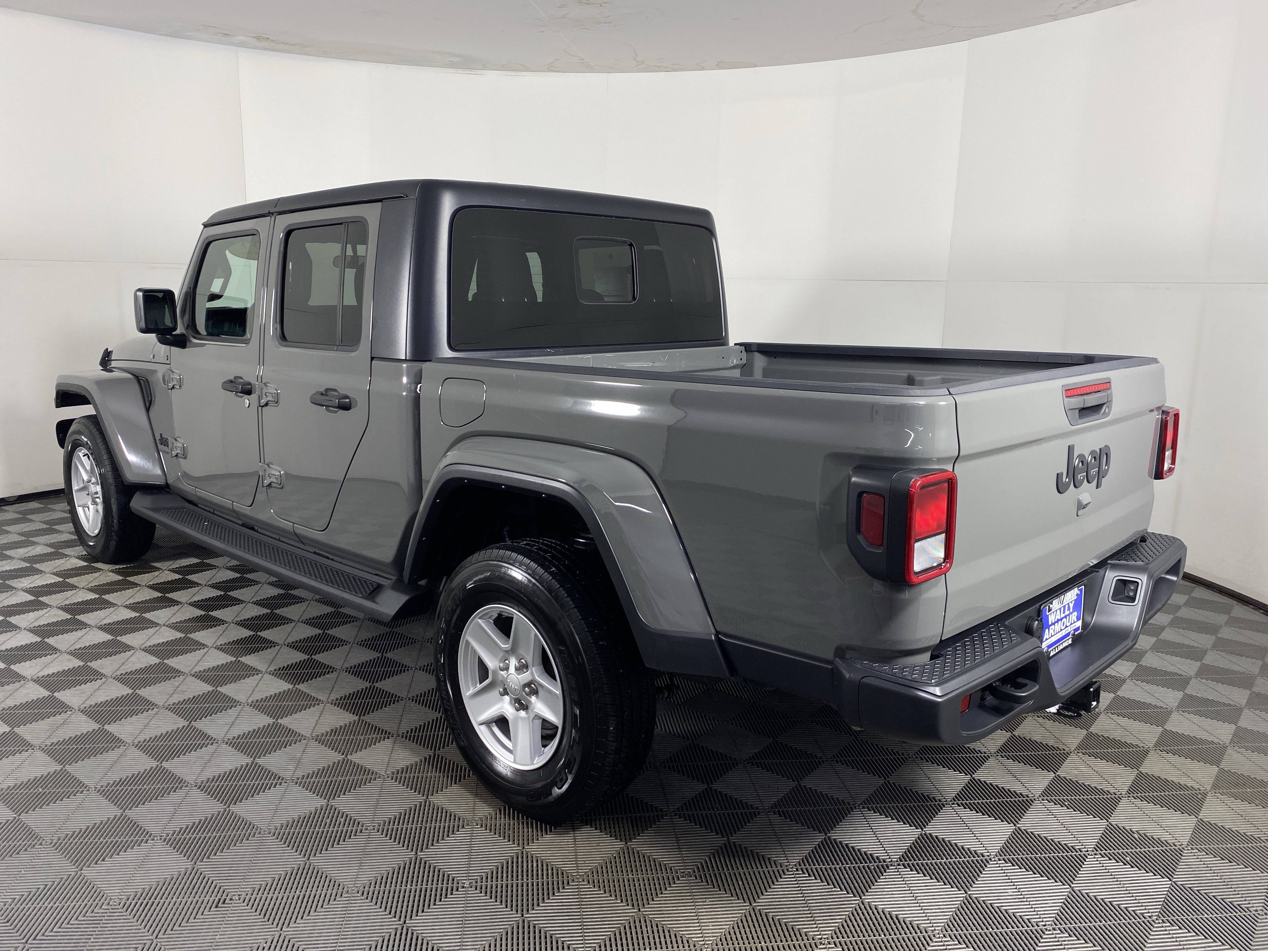 Used 2022 Jeep Gladiator Sport AWD/4WD image 9