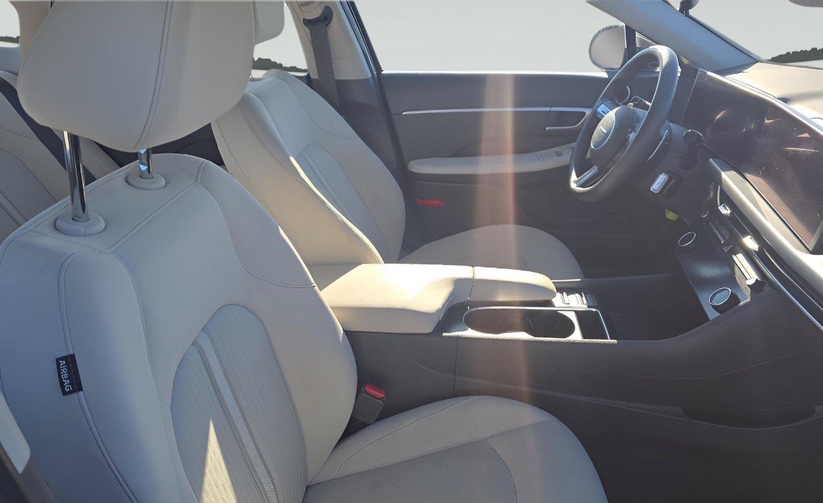 Used 2025 Hyundai Sonata SEL FWD image 12