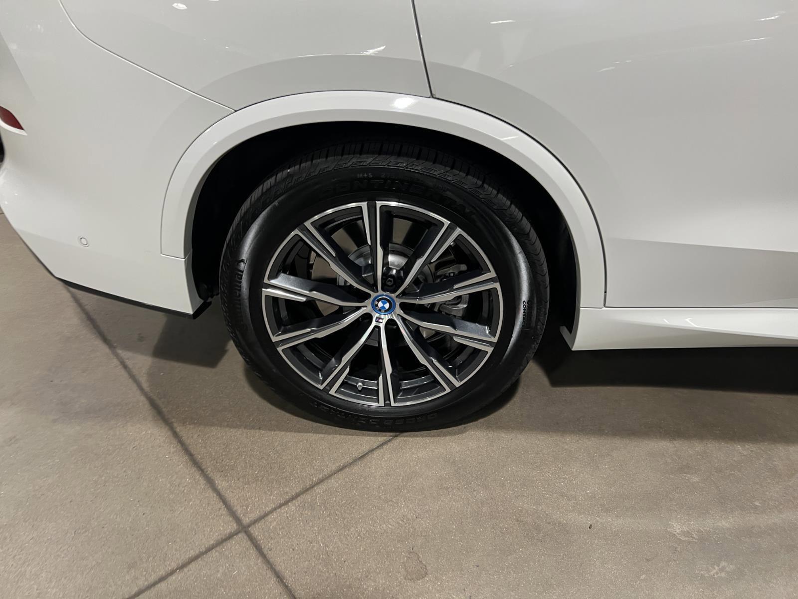 Used 2025 BMW X5 xDrive50e w/ M Sport Package image 46