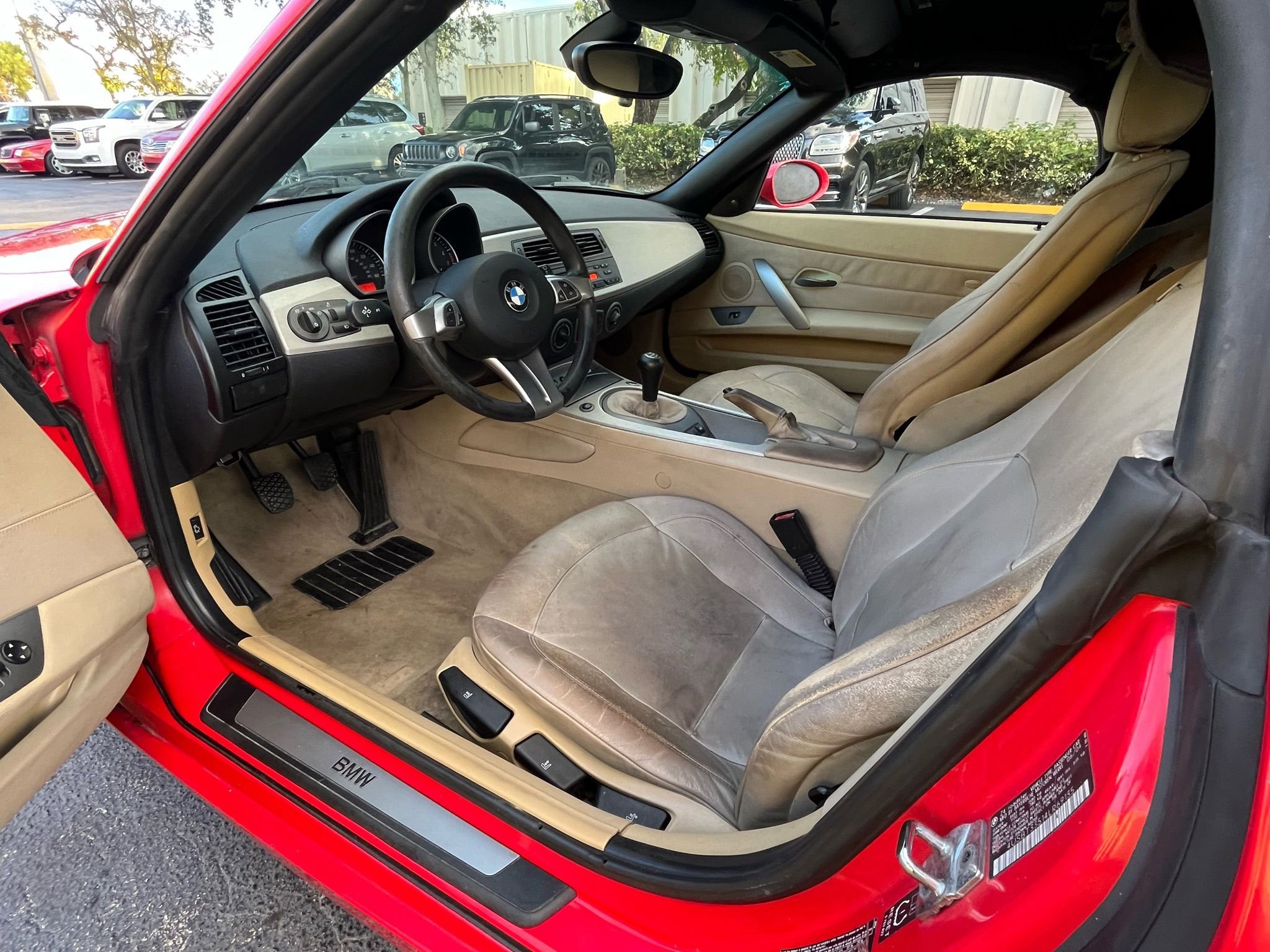 Used 2004 BMW Z4 2.5i image 18