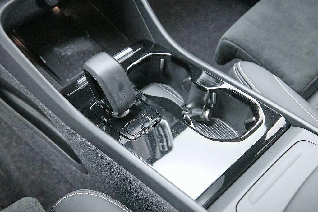 Certified 2023 Volvo XC40 Recharge Ultimate w/ Protection Package Premier image 18