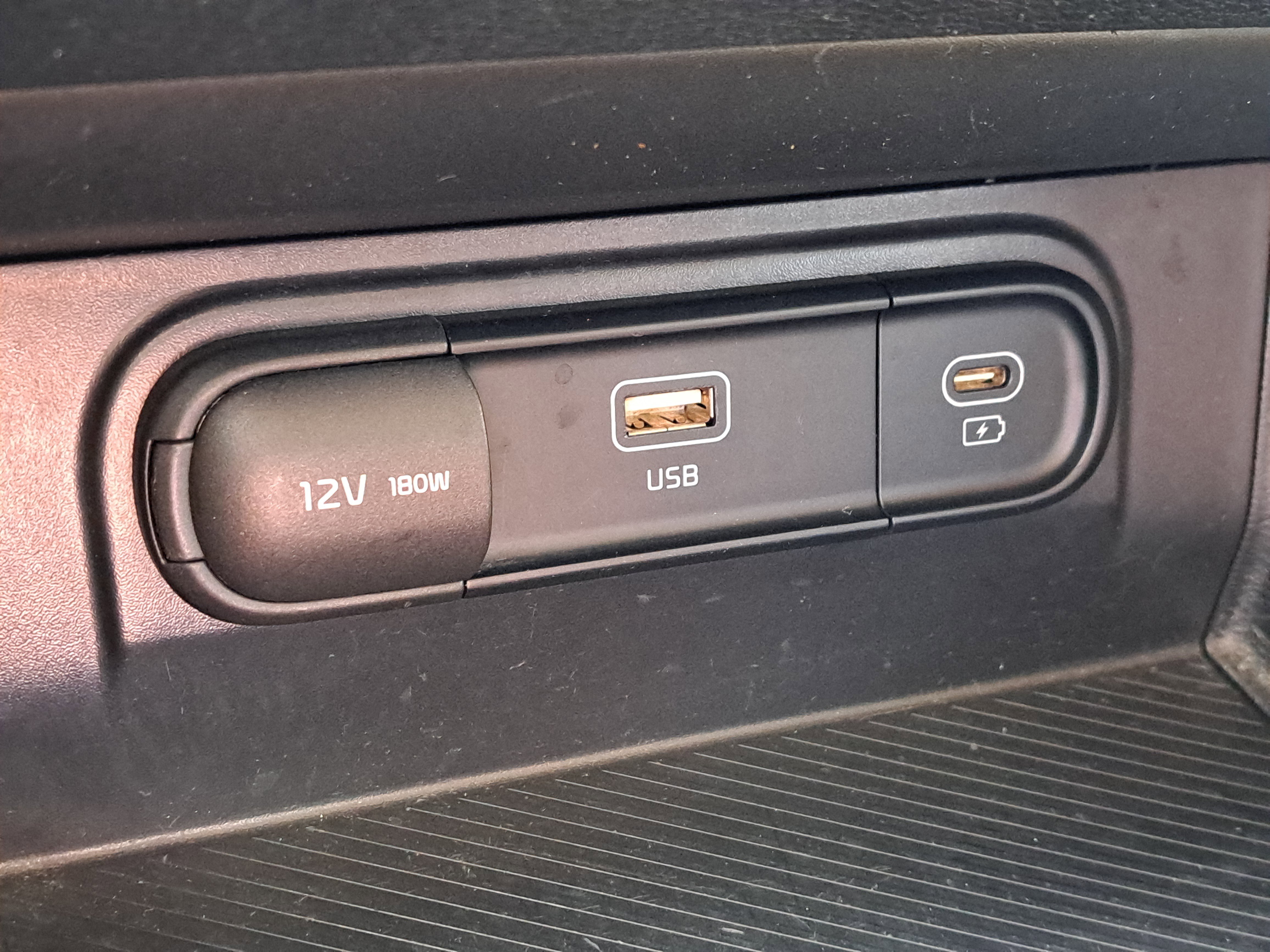 Used 2023 Kia Sportage LX image 27