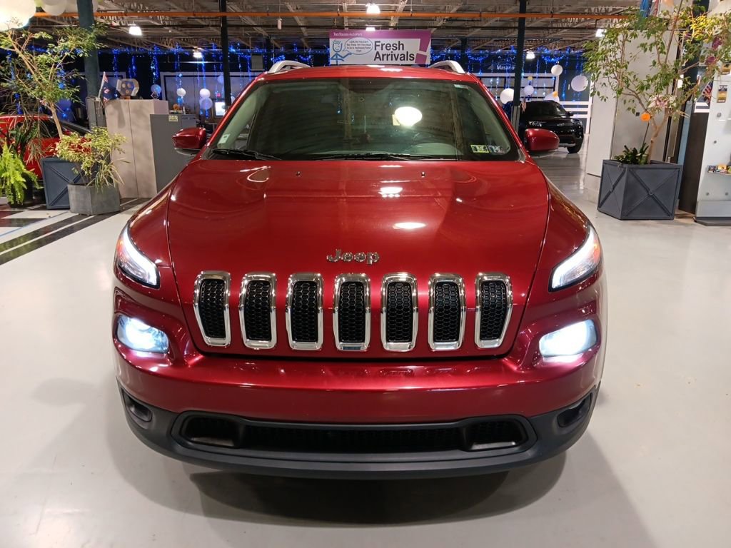 Used 2017 Jeep Cherokee Latitude w/ Safety/Convenience Group image 3
