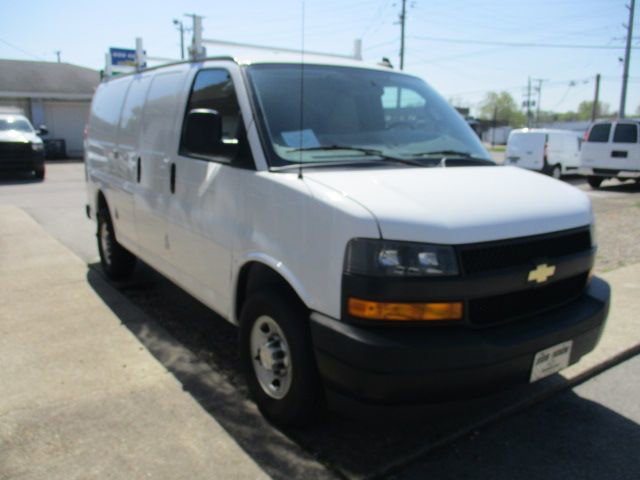 Used 2020 Chevrolet Express 2500 w/ Driver Convenience Package RWD image 3