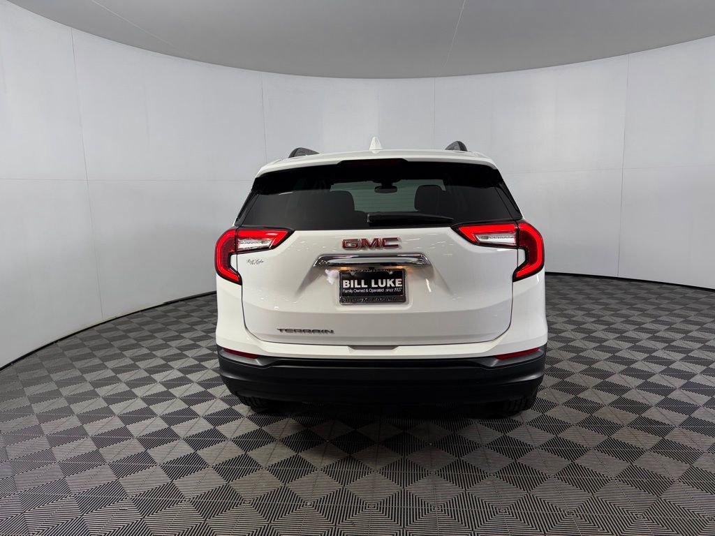 Used 2023 GMC Terrain SLE w/ Driver Convenience Package image 8