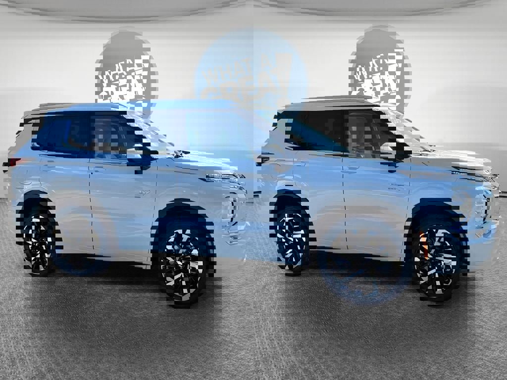 New 2025 Mitsubishi Outlander SEL image 3