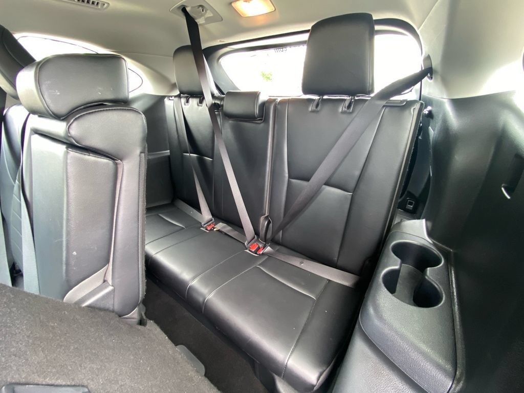 Used 2022 Toyota Highlander XLE AWD/4WD image 30