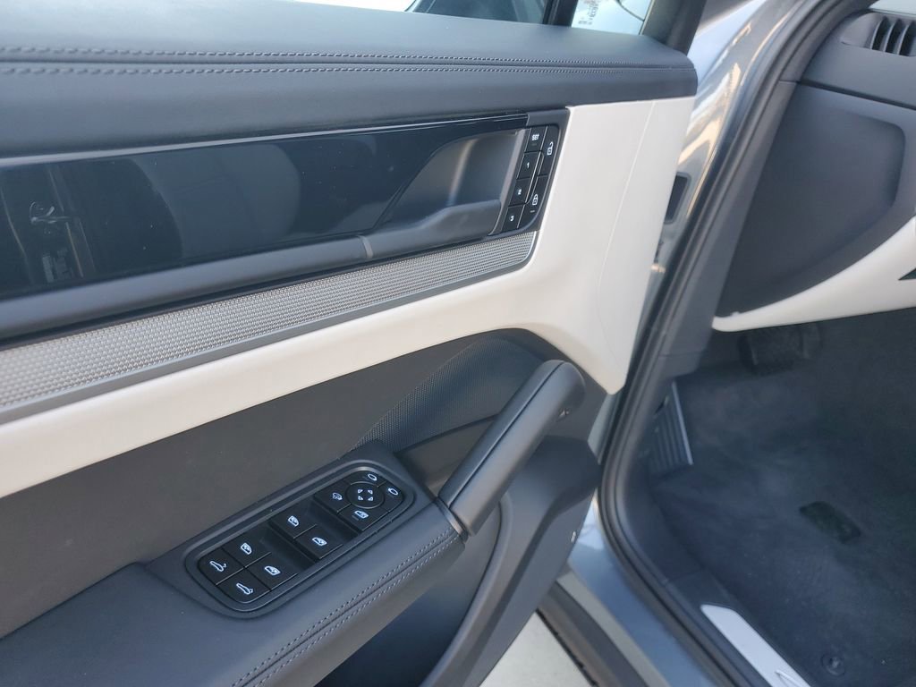 New 2026 Porsche Cayenne Coupe image 16