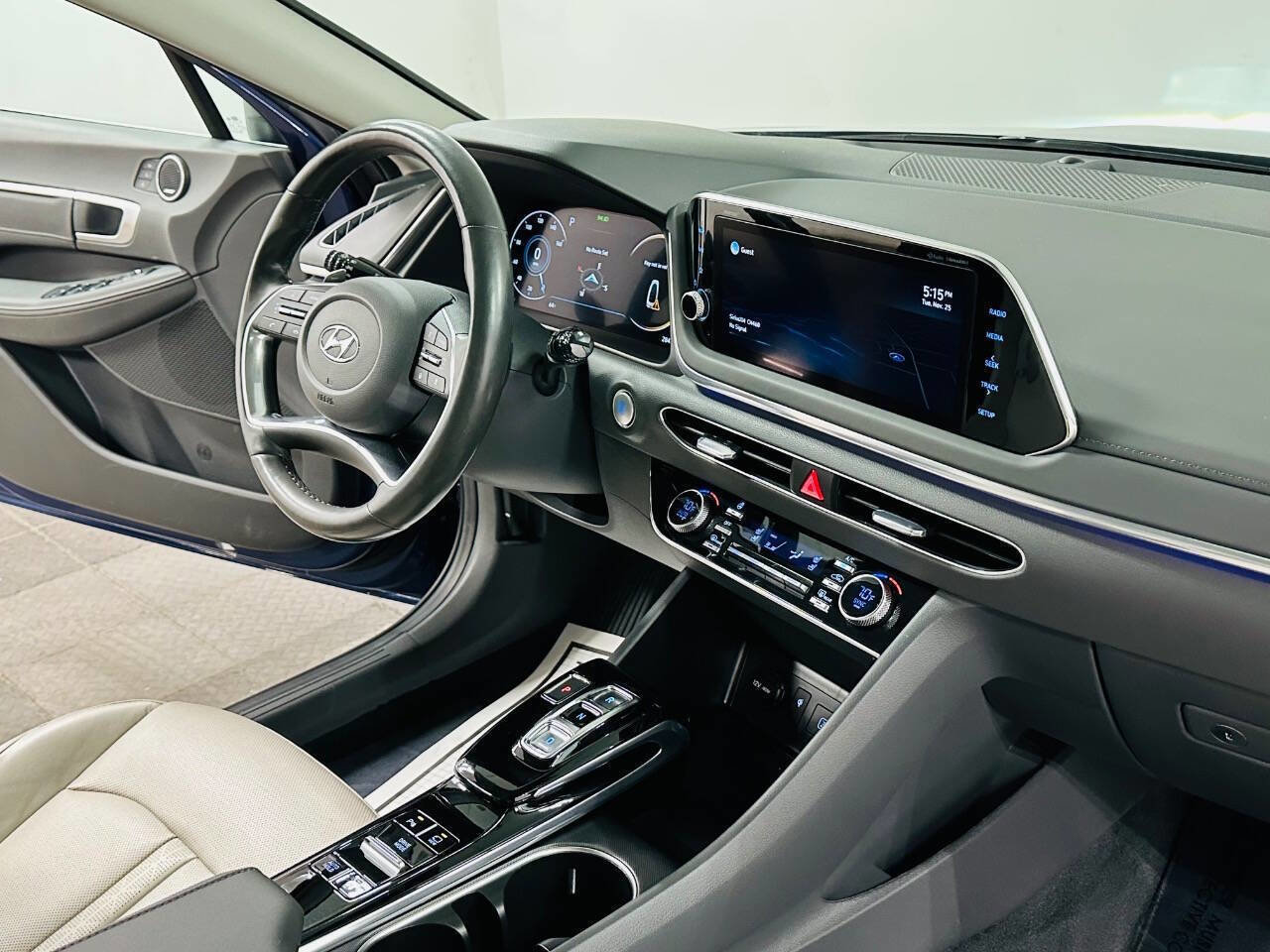 Used 2022 Hyundai Sonata Limited image 9