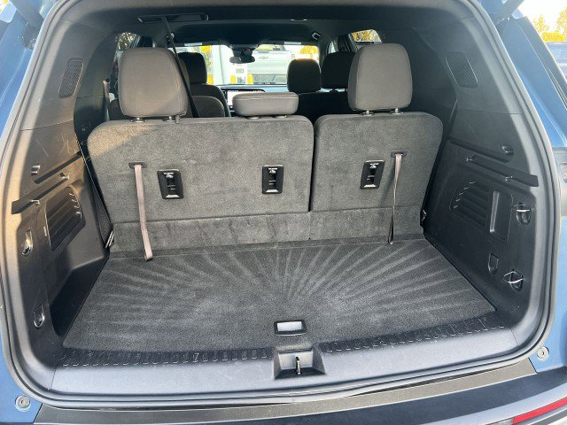 Used 2025 Chevrolet Traverse LT image 26