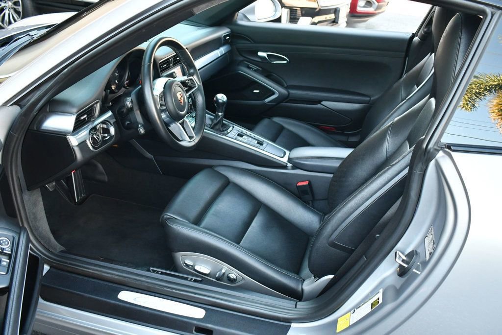 Used 2017 Porsche 911 Carrera image 14