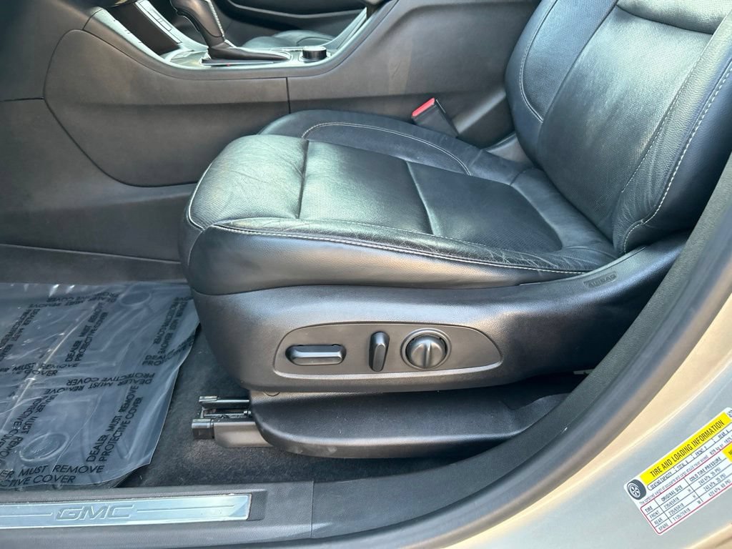 Used 2017 GMC Acadia SLT FWD image 17
