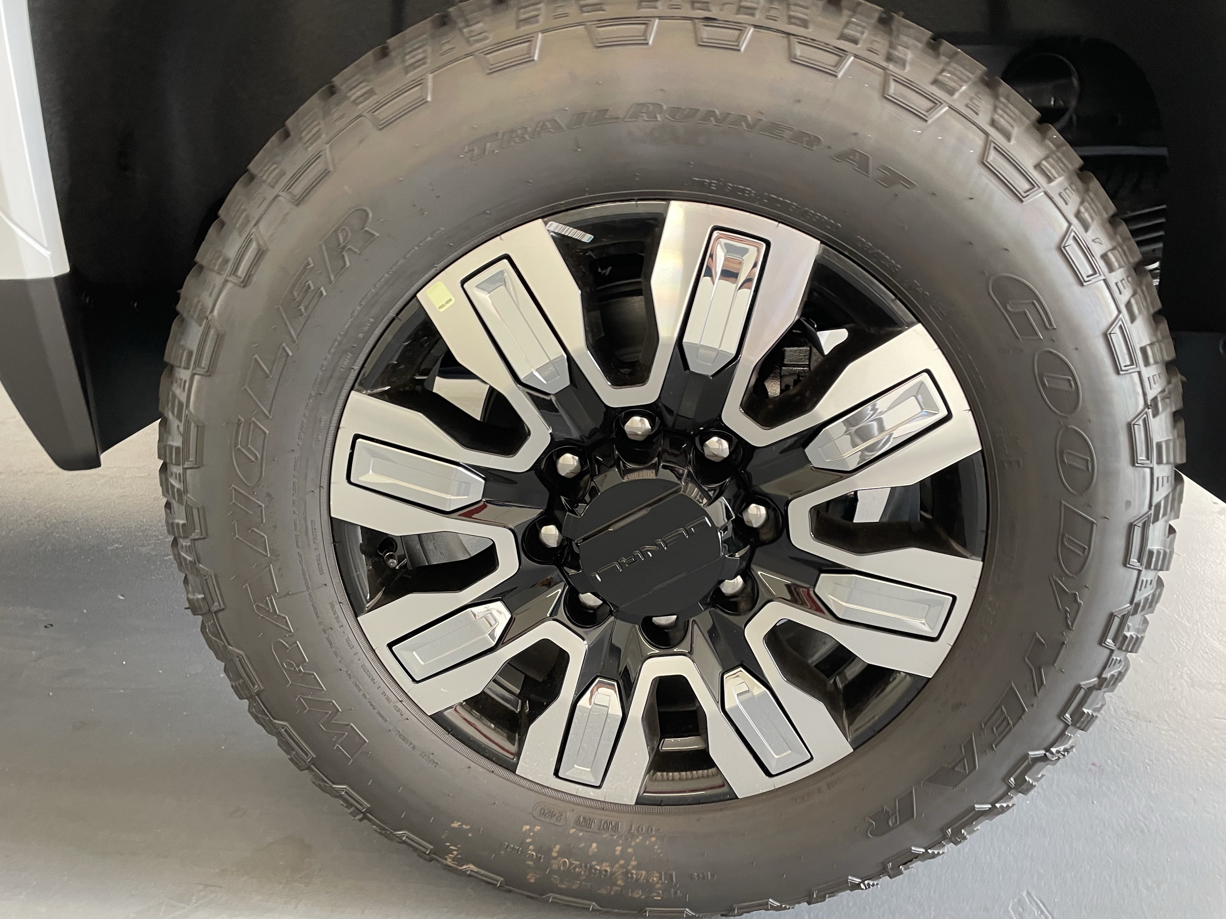 New 2026 GMC Sierra 2500 Denali w/ Denali Reserve Package AWD/4WD image 7