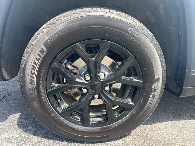 Used 2025 Jeep Grand Cherokee Altitude AWD/4WD image 41